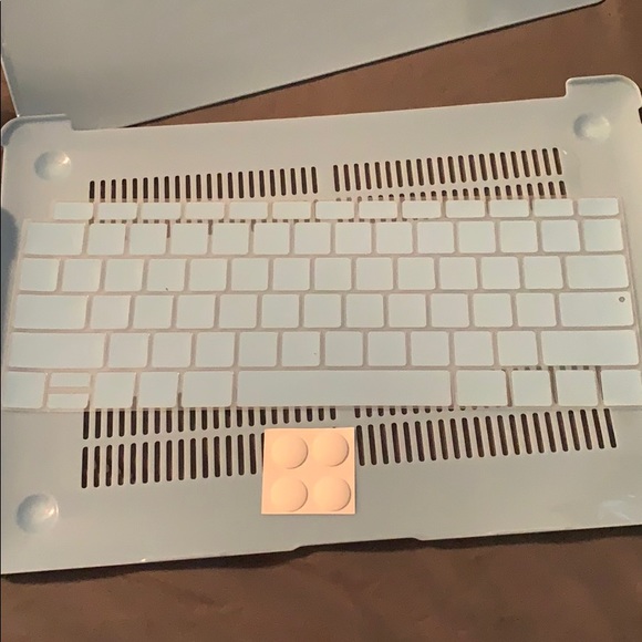 mosiso Accessories - Selling Laptop case for MacBook.